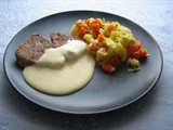 Tafelspitz mit Bouillonkartoffeln und Meerrettichsoße